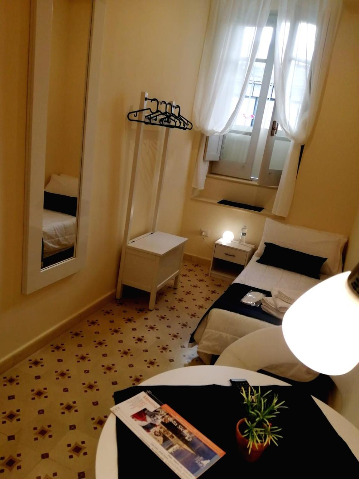 Suleima B&B Messina Centro Zimmer foto